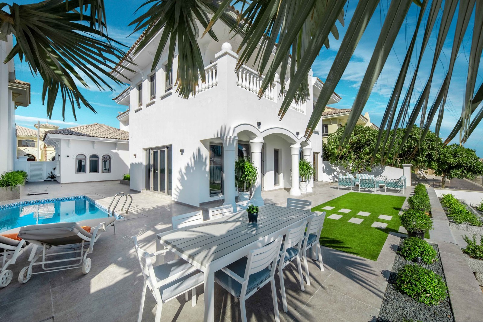 6 Bedroom Villa O FROND at the Palm Jumeirah full screen image